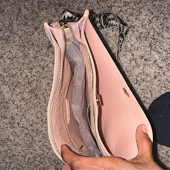 Ahdorned Women’s Crossbody Bag Purse Light Pink Rose Strap Included NWT - Picture 4 of 5